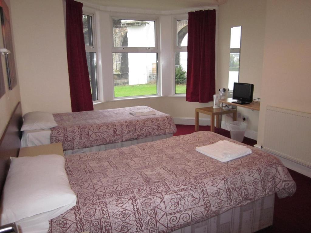 Mersey Hotel Widnes Room photo